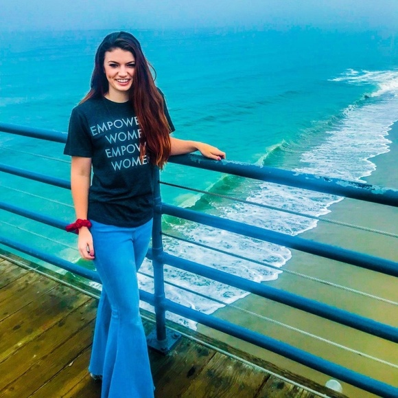 Meet your Posher, Allison - Picture 3 of 3